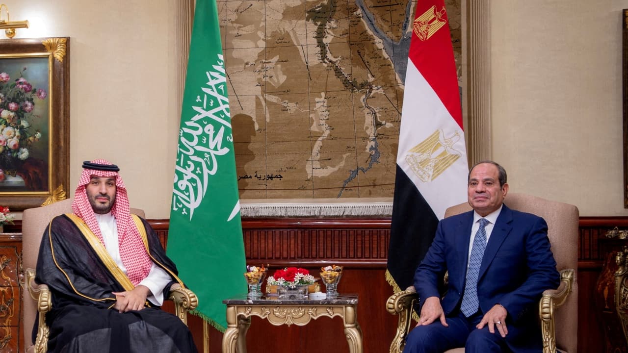 Egypt parliament backs Sisi to take &lsquo;all necessary measures&rsquo; to support Saudi Arabia against Houthis